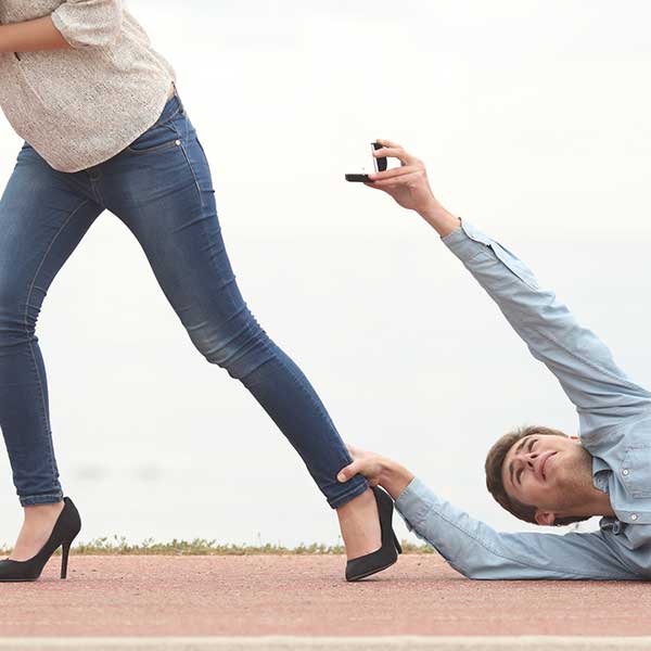 Don’t Sound and Act Desperate When Dating